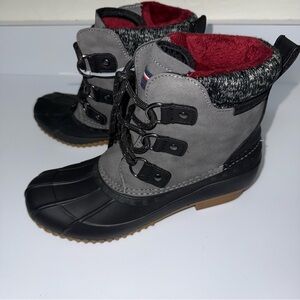 TOMMY HILFIGER Reanna Duck Boots Women's Women's 7 Red/Gray Winter Shoes GUC